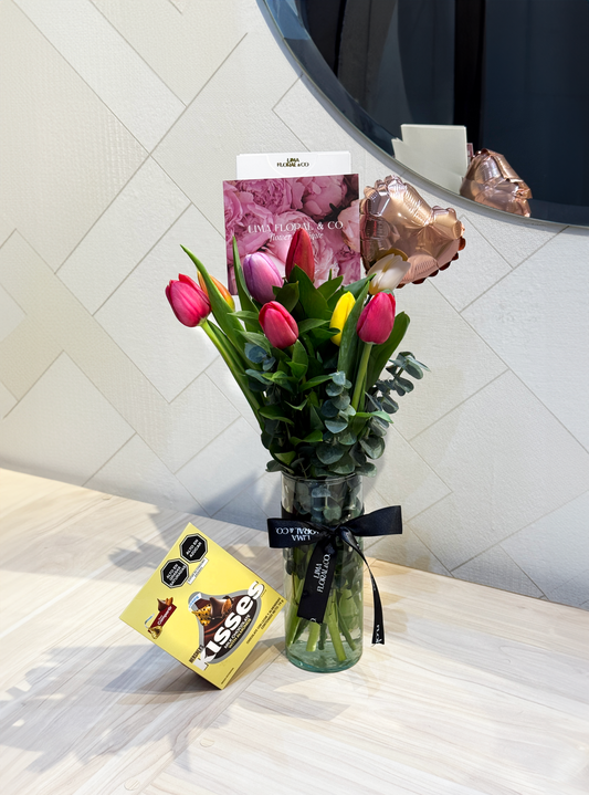 Pack Jarrón 8 Tulipanes + Chocolates Kisses