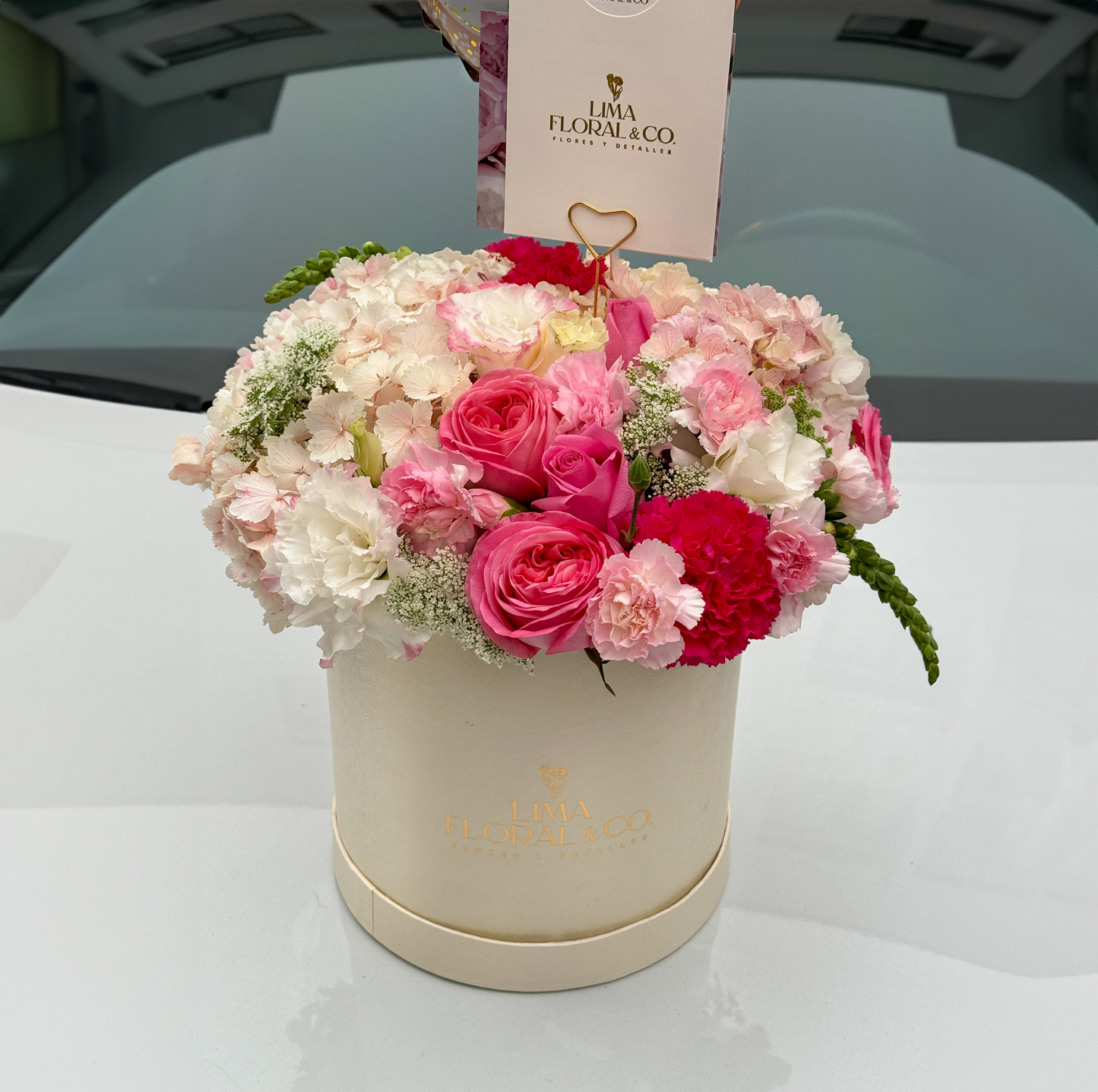 Box Pink Dreams: Rosas Importadas, Hortensias, Lisianthus, Mix de flores premium