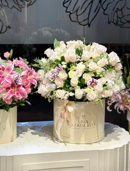 Box Diana XL : rosas blancas y orquídeas