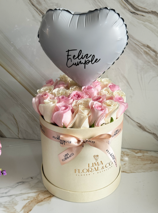 Box luna: rosas blancas y rosadas