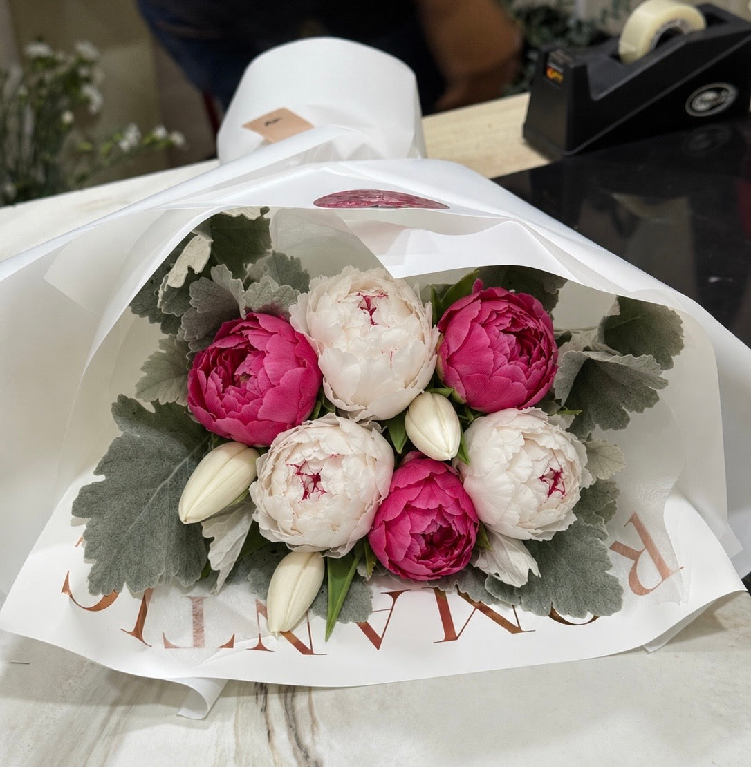 Ramo Sabrina: tulipanes & peonias