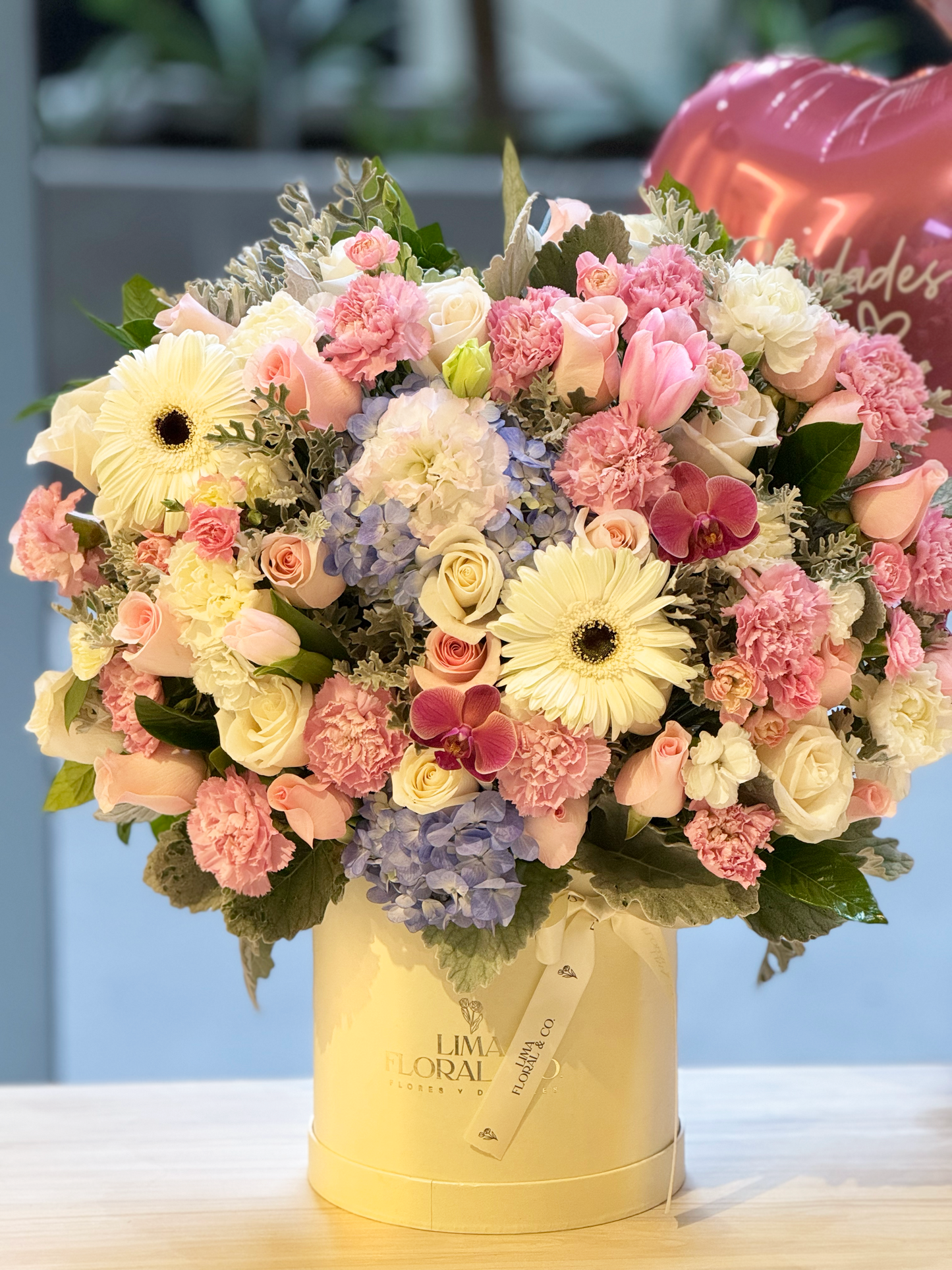 Box Aissa - Tulipanes - Gerberas Rosas