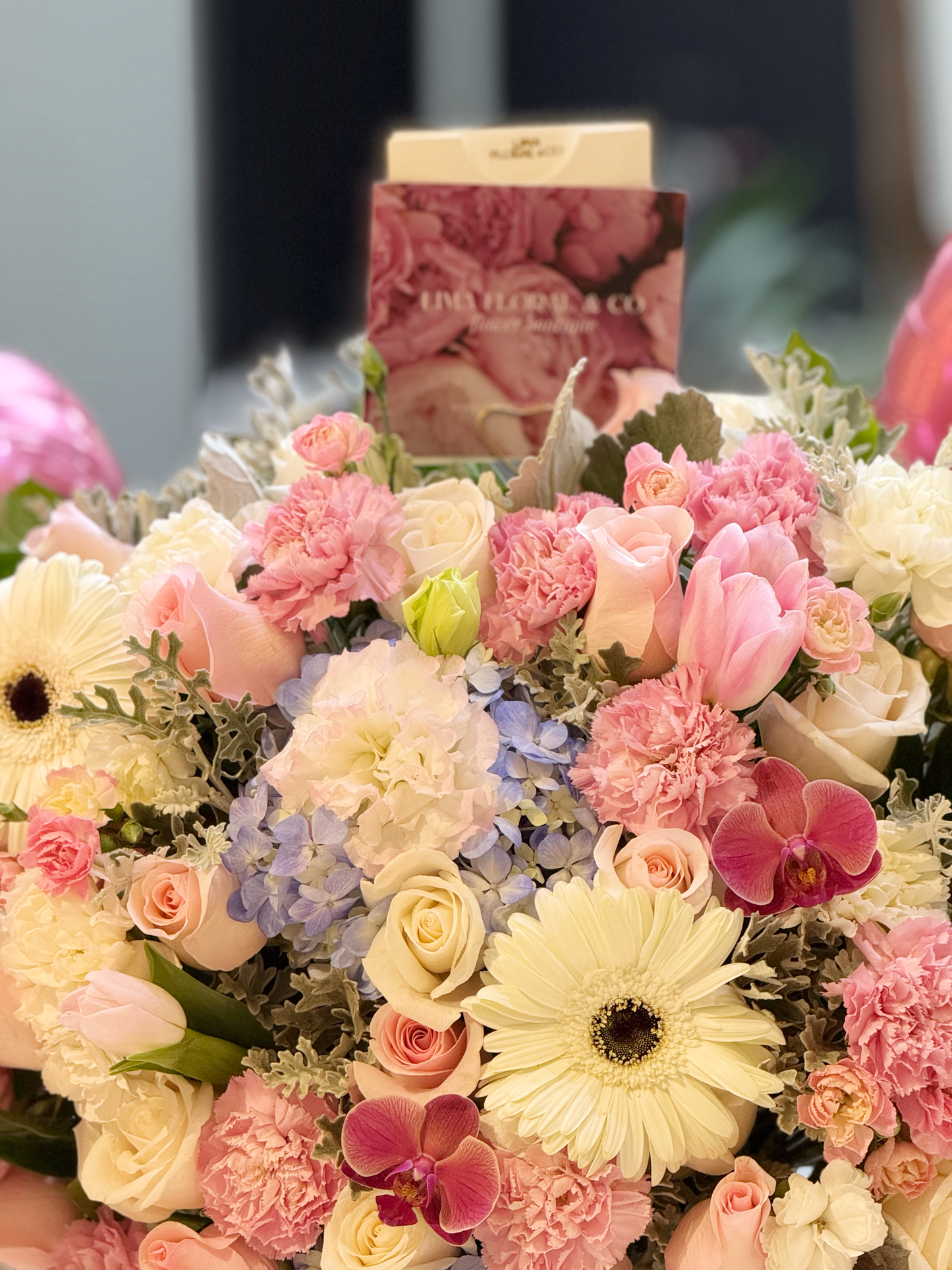 Box Aissa - Tulipanes - Gerberas Rosas