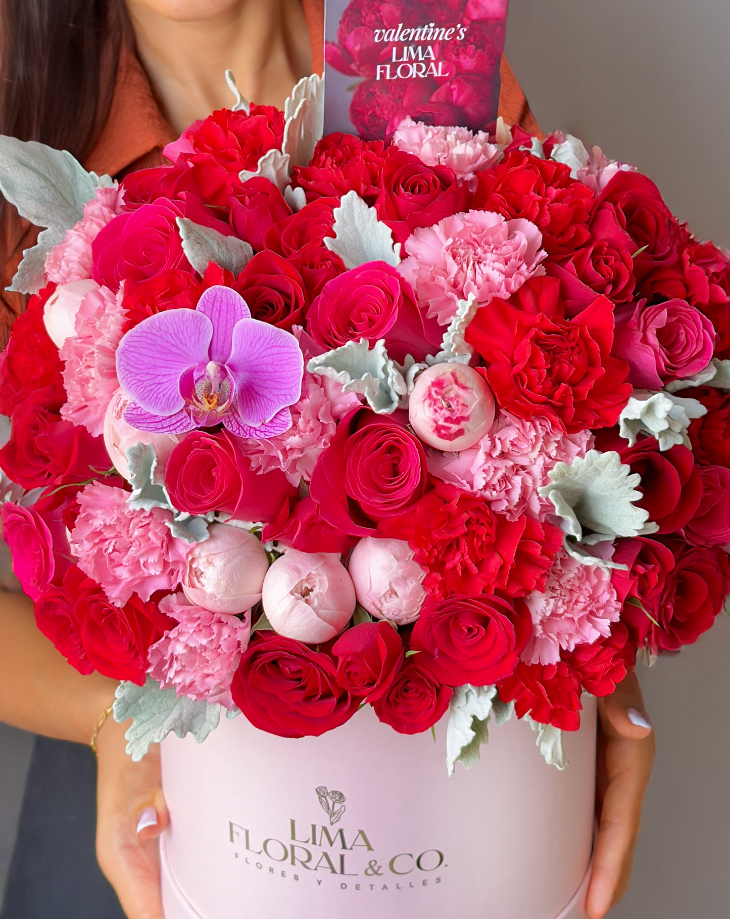 Box amore premium - rosas inglesas, rosas importadas y claveles.