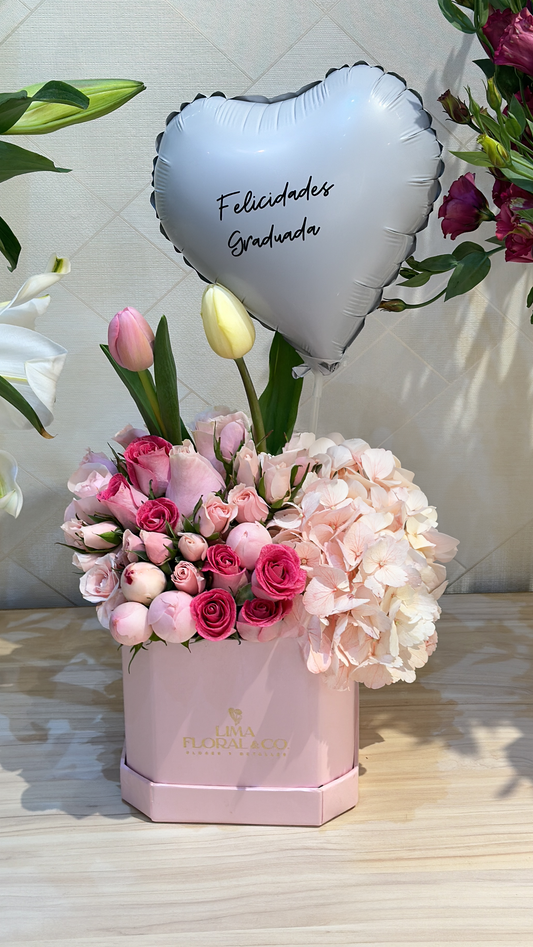 Box Floral Graduación - rosas inglesas y tulipanes