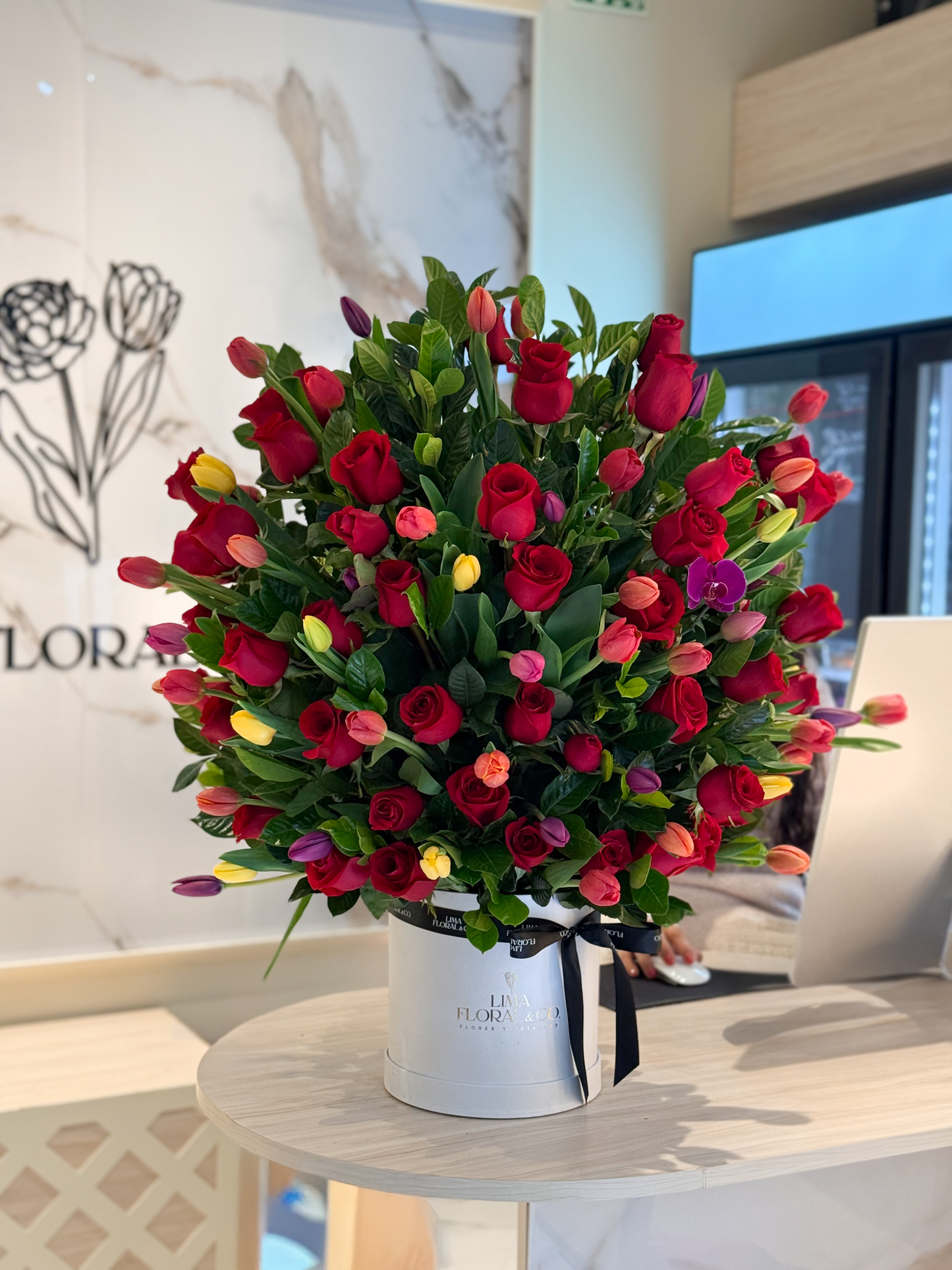 Box Jardín Deluxe + 50 tulipanes