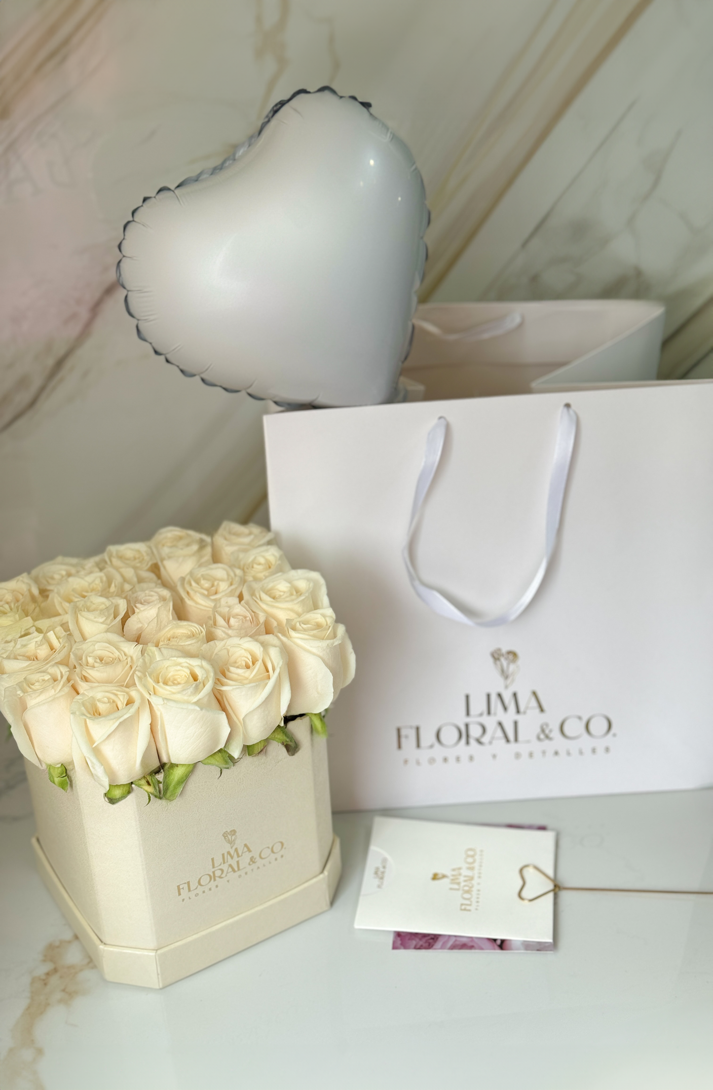 Mini Box Pureza: 22 rosas importadas