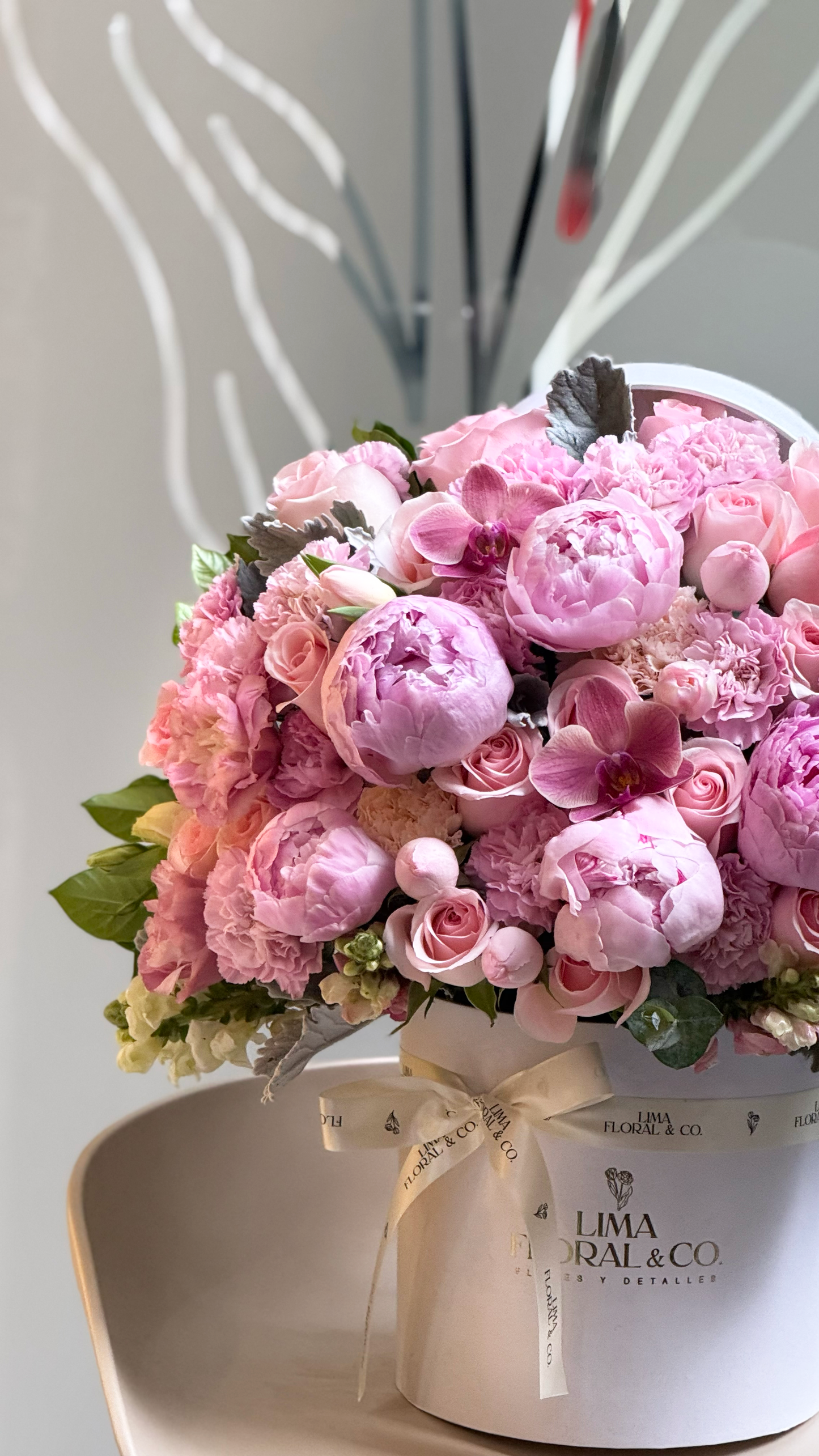 Box Blair: peonias y tulipanes