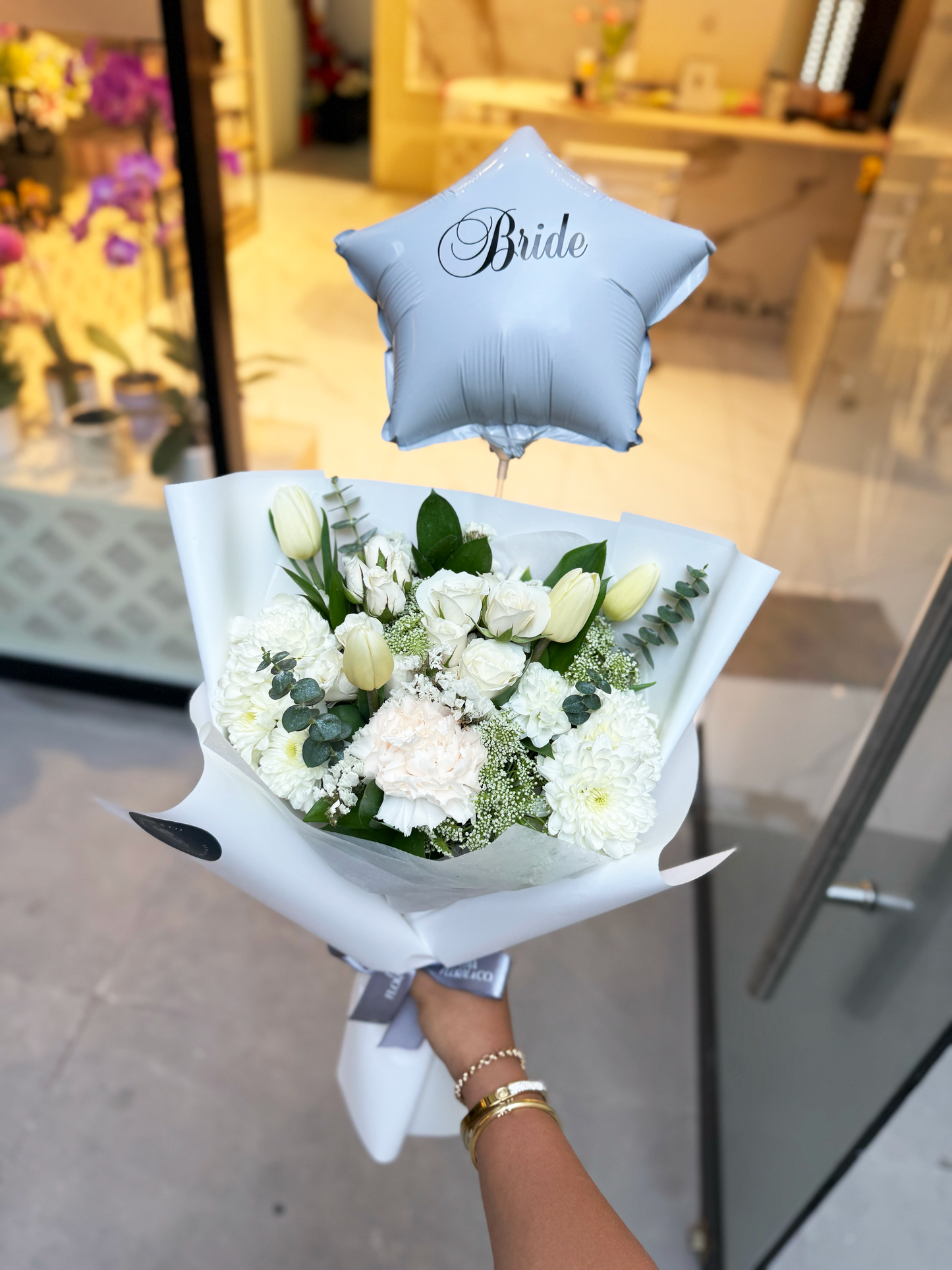 Ramo Boda - tulipanes y mix flores blancas para novia