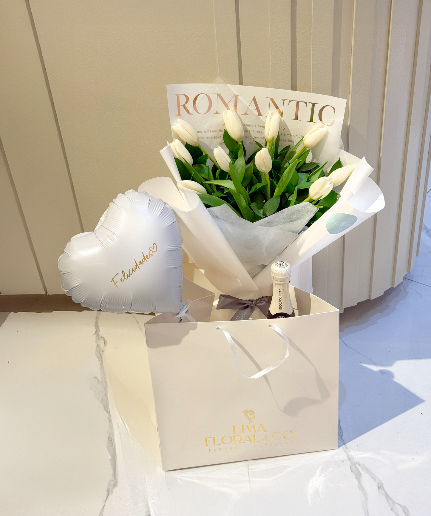 10 tulip bride: 10 Tulipanes blancos + Champagne Riccadonna