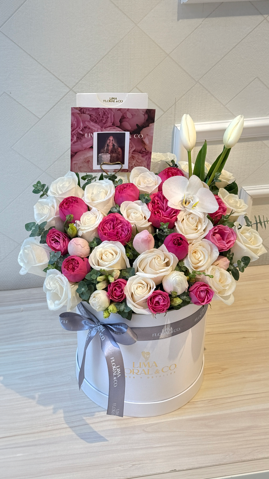 Box Carol: tulipanes y rosas inglesas