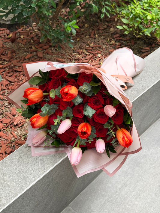 Ramo gran amor - rosas & tulipanes