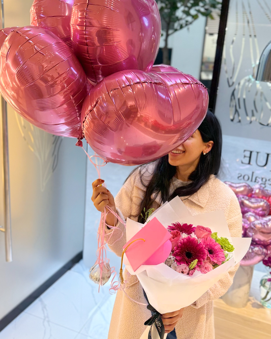 Ramo Gerbera Grad + Bouquet 5 globos - Flores para graduación