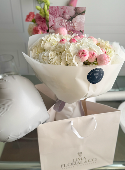 Ramo Bella: Hortensias y Peonias