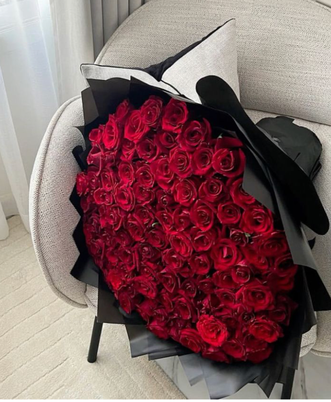 Ramo Extra Grande de 100 Rosas