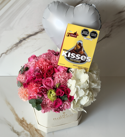 Box Hermosa: Mini box de hortensias, mini rosas, rosas y claveles + deliciosos chocolates kisses