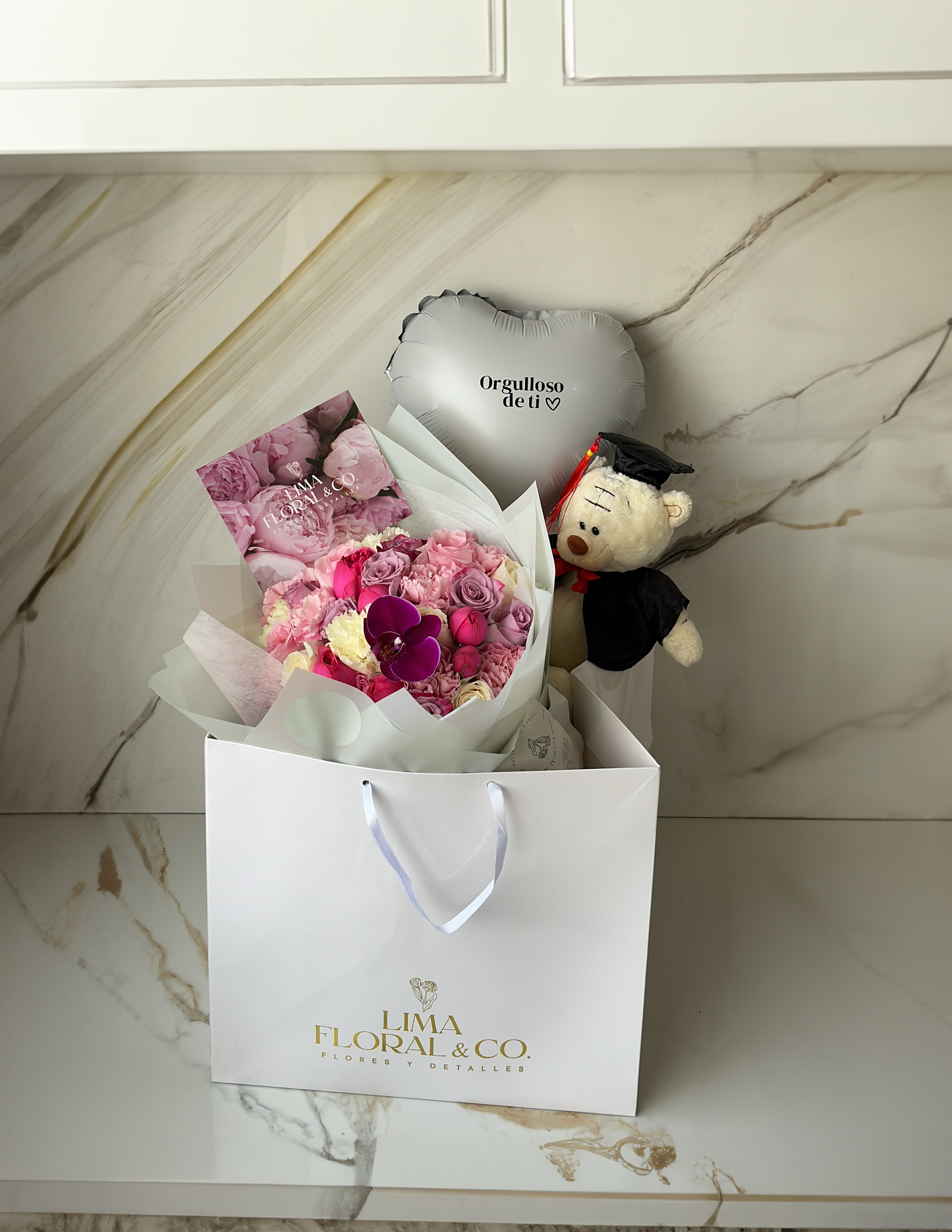 Ramo Gigi + osito graduado - Pack graduación rosas inglesas mini peonias