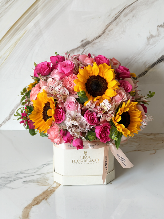 Box Mía: girasoles, astromelias y mini rosas