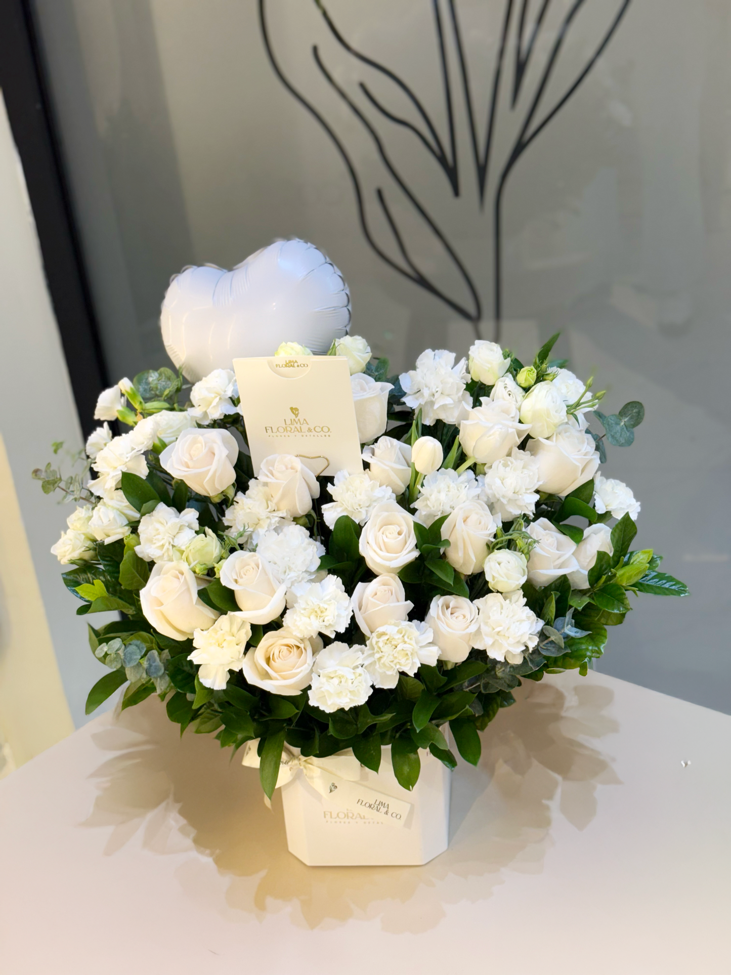 Box Laura: tulipanes blancos
