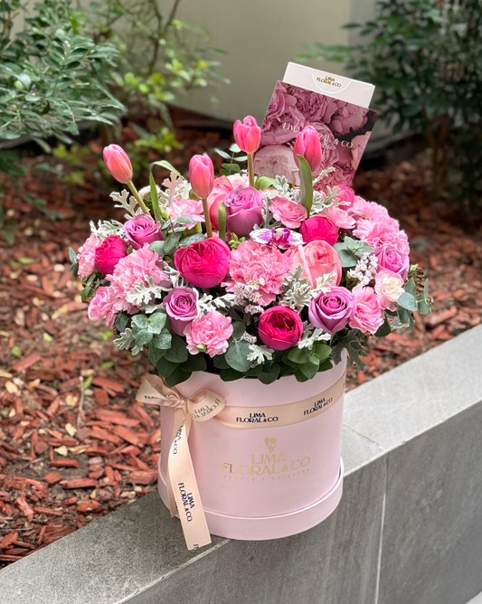 Box Pink Lover: tulipanes, rosas, claveles & rosas inglesas (mini peonias)