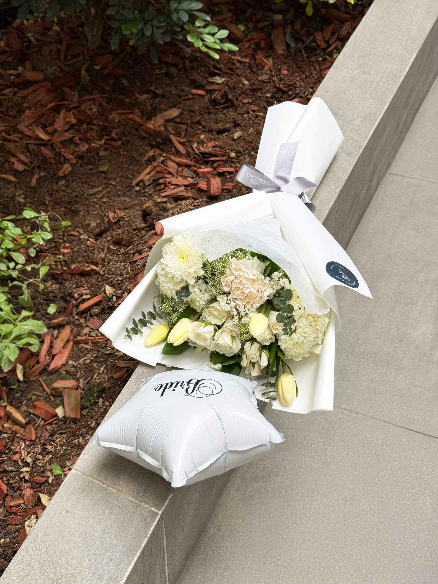 Ramo Boda - tulipanes y mix flores blancas para novia