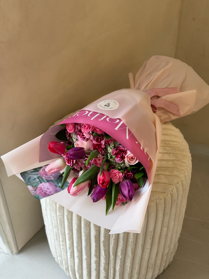 Ramo Sara: tulipanes y mini rosas