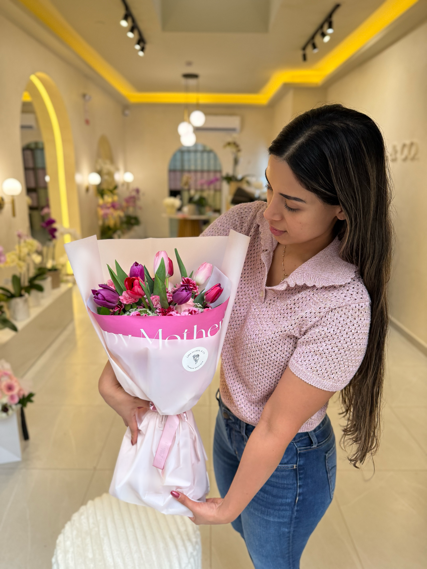 Ramo Sara: tulipanes y mini rosas