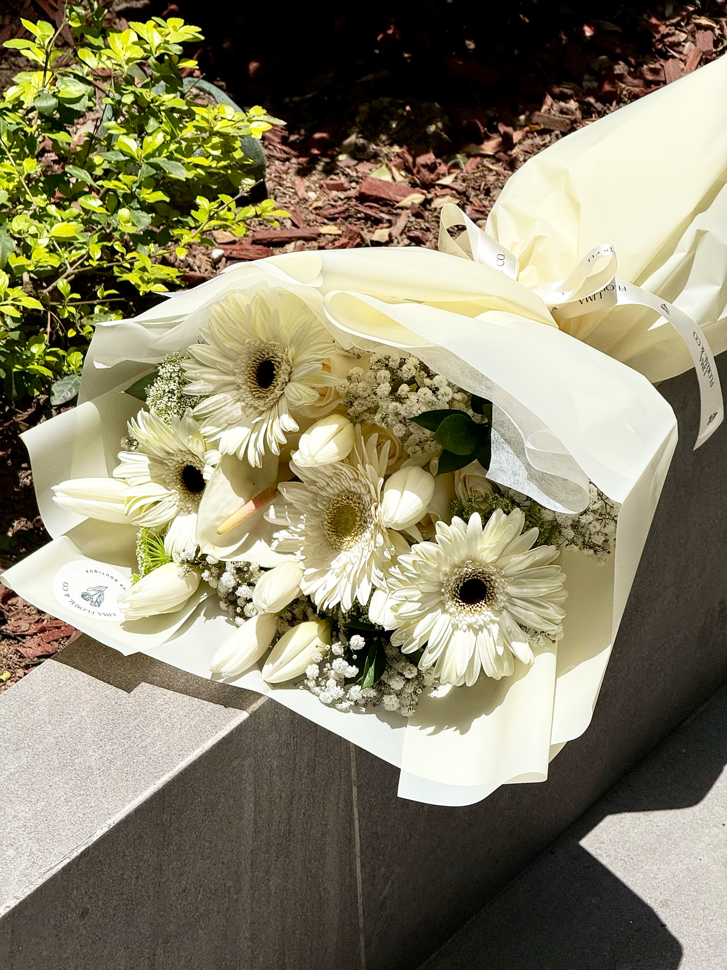 Total White - ramo de gerberas y tulipanes - pedida de mano